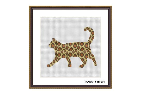 Leopard Print Cat Ornament Cross Stitch: A Stylish and Simple Creative Project